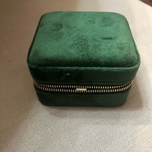 Benevolence LA Plush Velvet Jewelry Box in Green